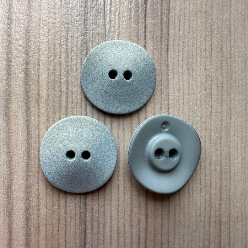Plastik Knap Med Blget &amp; Ru Overflade Aqua - 18 mm