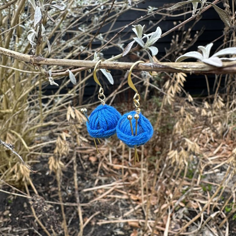 �reringe med garnn�gle - Bl�