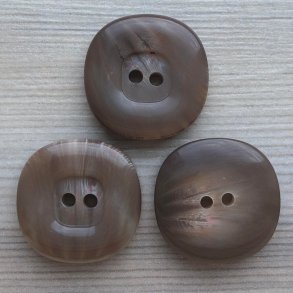 Plastik Knap med Blde Kanter - 24 mm