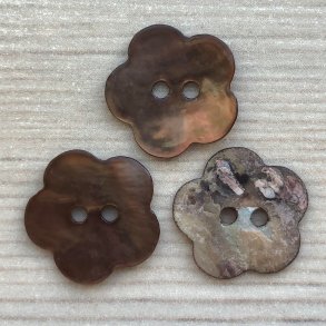 Perlemor Knap Blomst Lysebrun - 15 mm