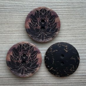 Kokos Knap Med Bladtryk - 22 mm