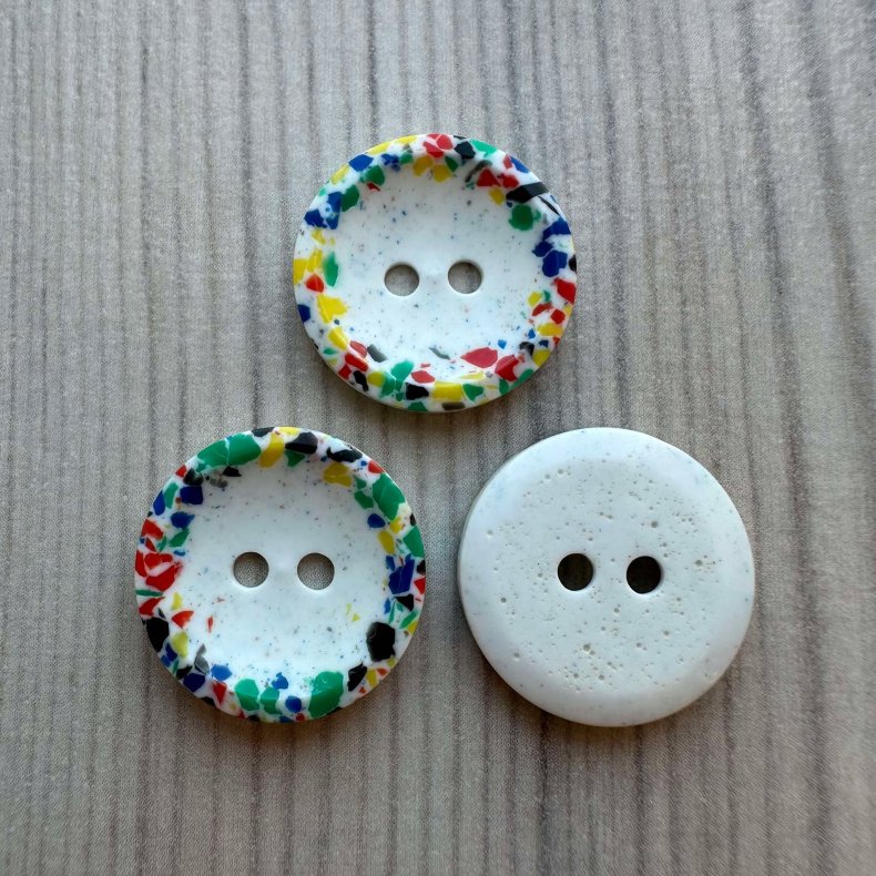 Plastik Knap med tivoli farver - 17 mm