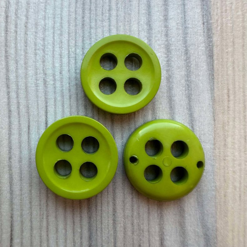 Plastik Knap med 4 huller Grn - 17 mm