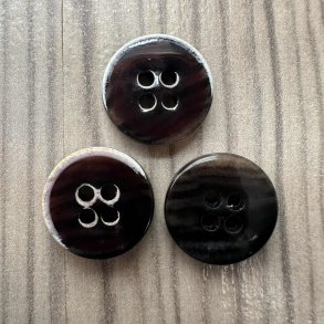 Plastik knap, brun med hvid kant - 15 mm