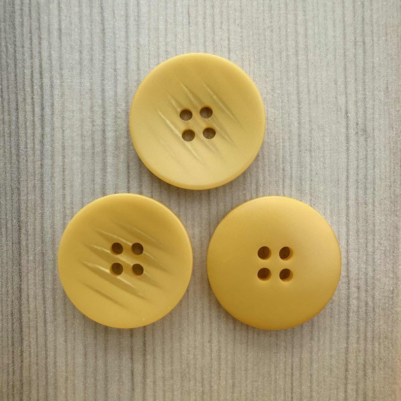 Plastik Knap med striber Gul - 22 mm