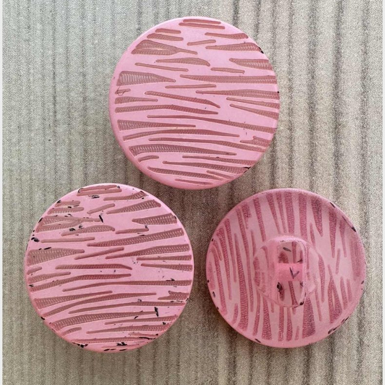 Plastik Knap Pink med monterings�je - 18 mm