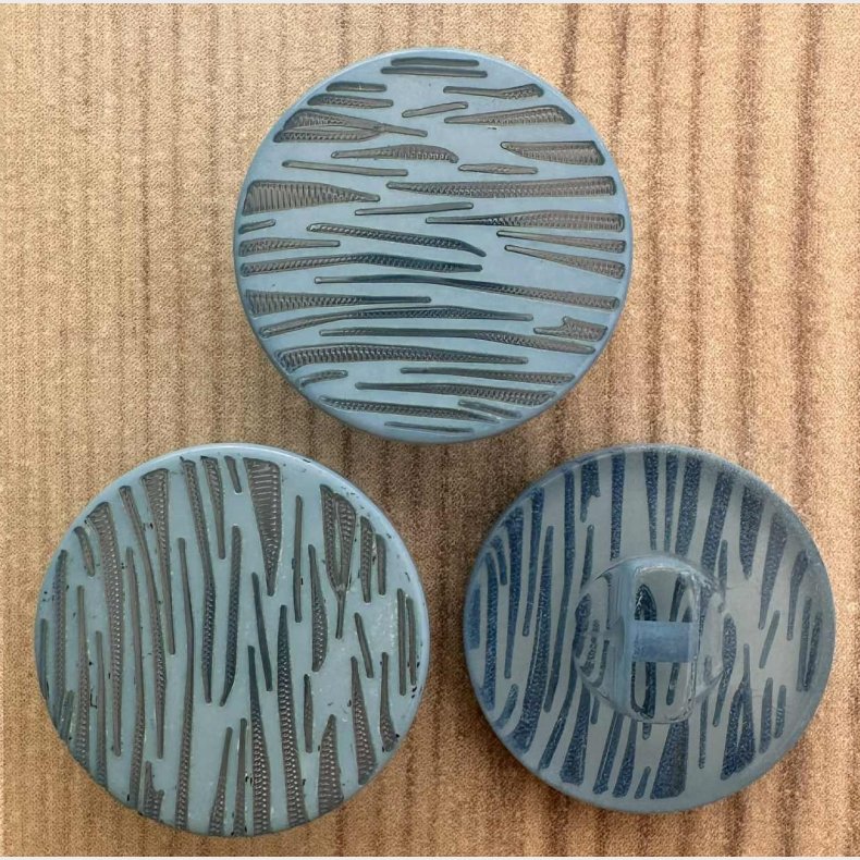 Plastik Knap Bl� med monterings�je - 18 mm