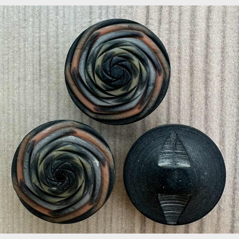 Plastik Knap M�rk med monterings�je - 18 mm