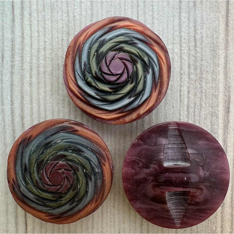 Plastik Knap R�dlig med monterings�je - 22 mm