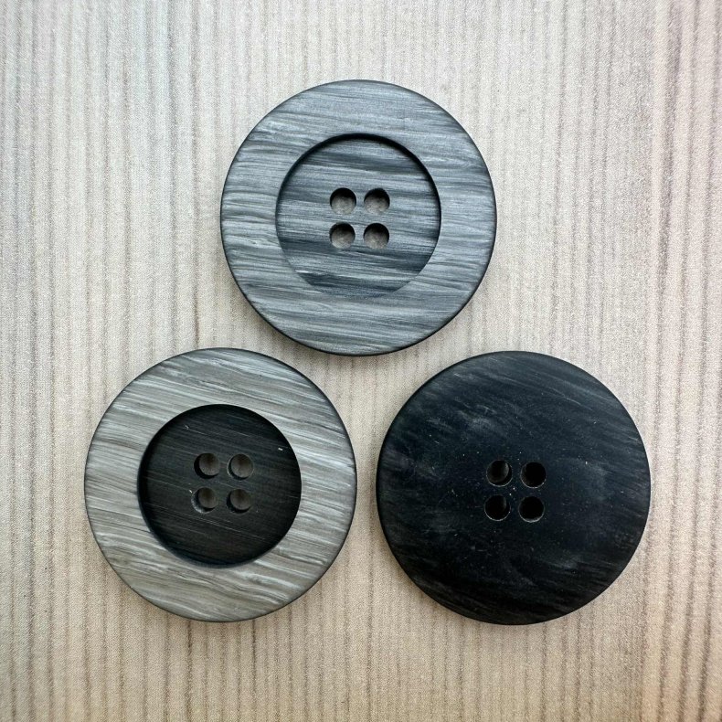 Plastik Knap med Struktur Overflade Gr�sort - 25 mm