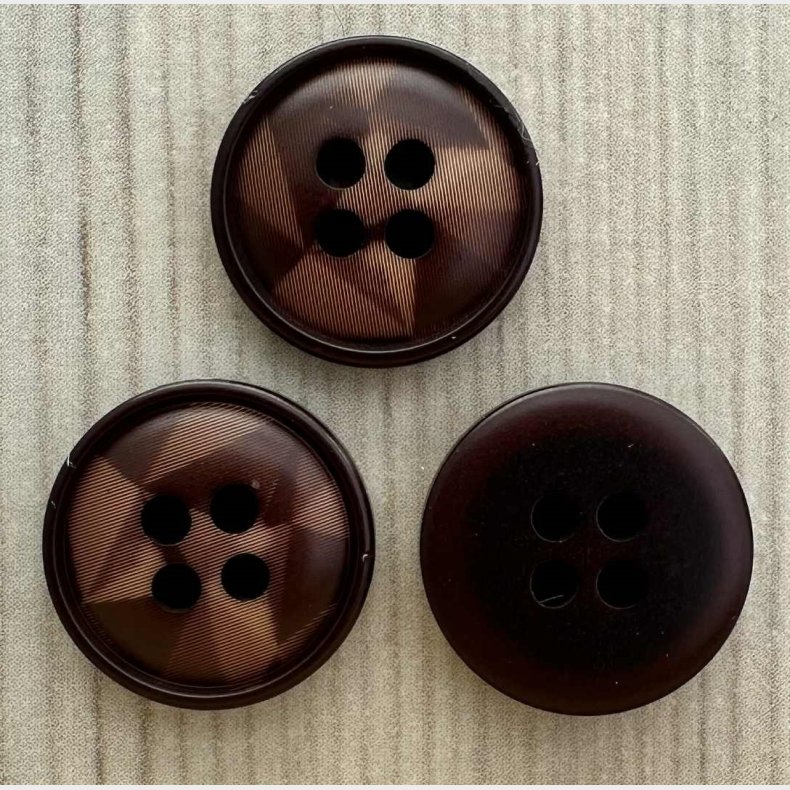 Plastik Knap i tr�look - 15 mm 