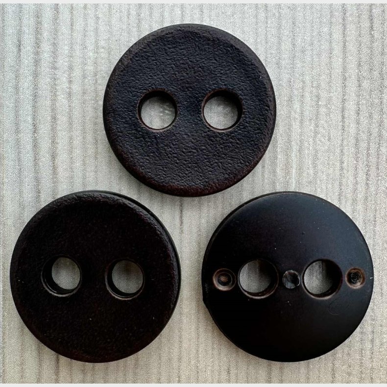 Plastik Knap i tr�look - 20 mm