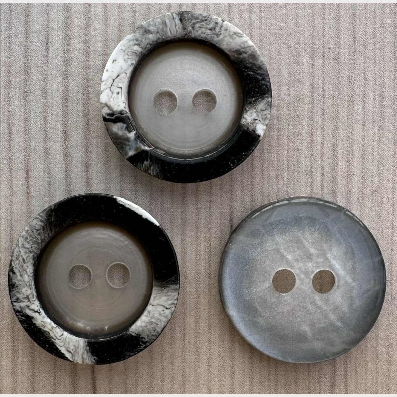 Plastik Knap med kant - 18 mm