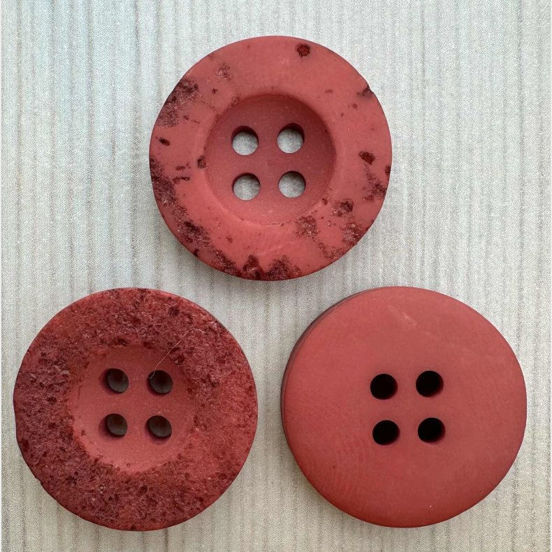 Plastik knap rustik overfalde - 23 mm