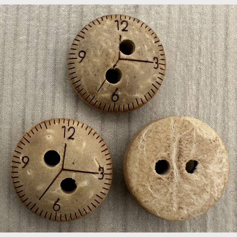 Kokos Knap Med Klokken - 11 mm