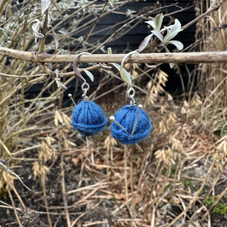 �reringe med garnn�gle - Marinebl�